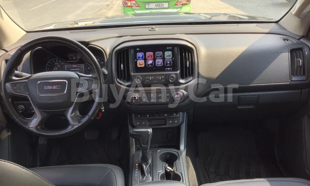 Vehicle photo 8