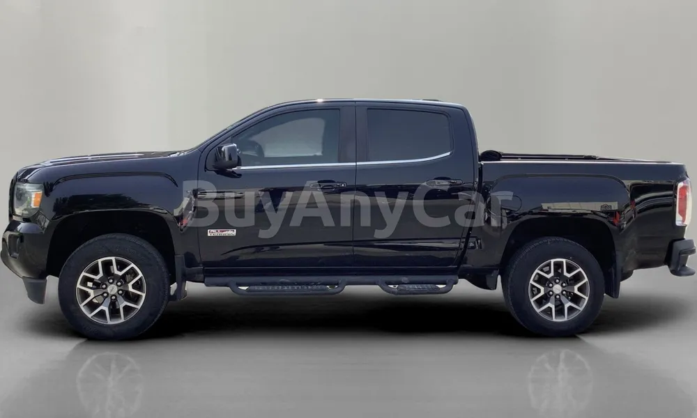 Vehicle photo 4