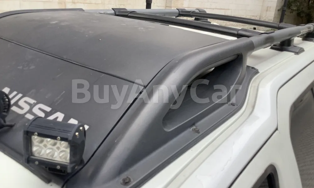 Vehicle photo 5