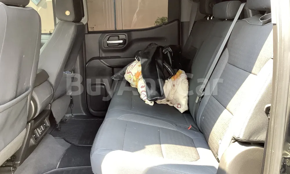 Vehicle photo 9