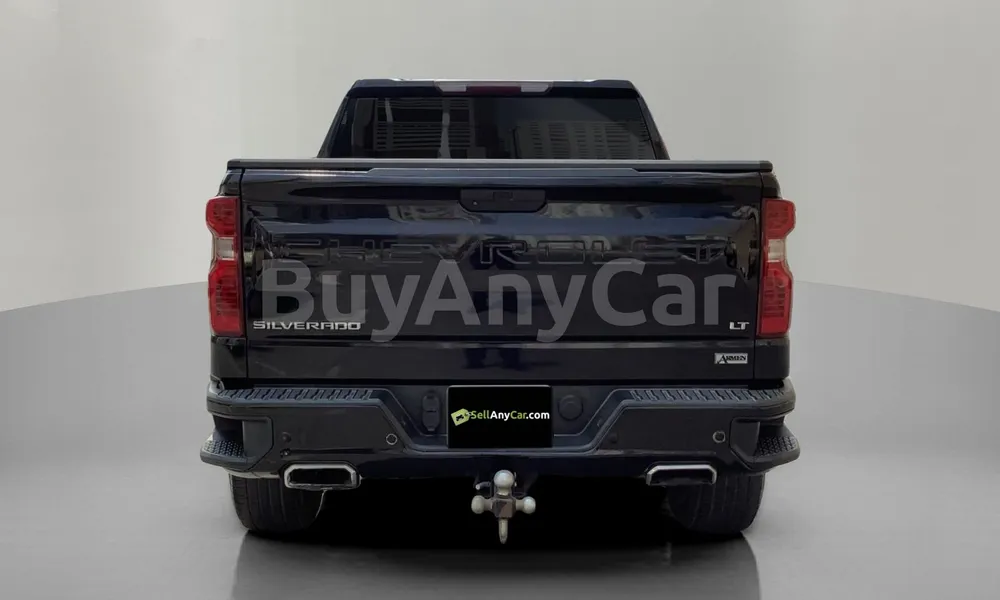 Vehicle photo 2