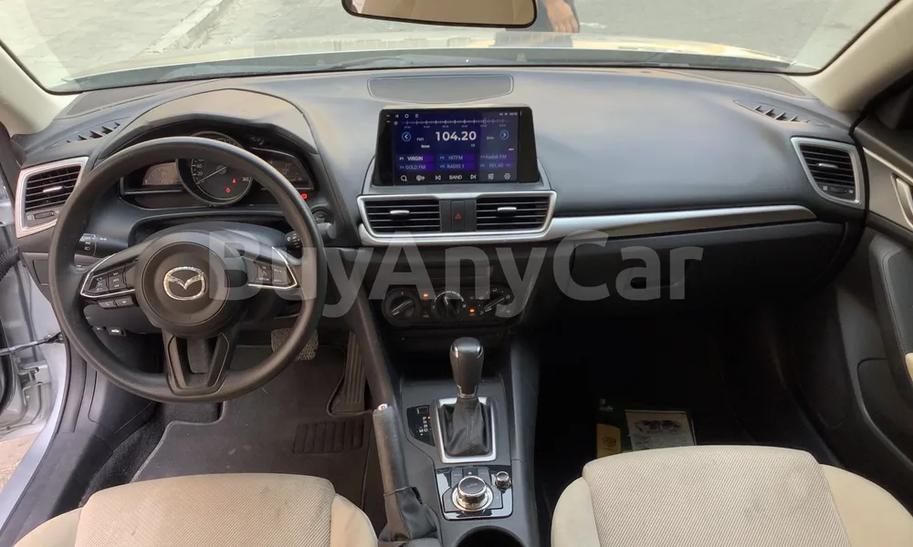 Vehicle photo 8