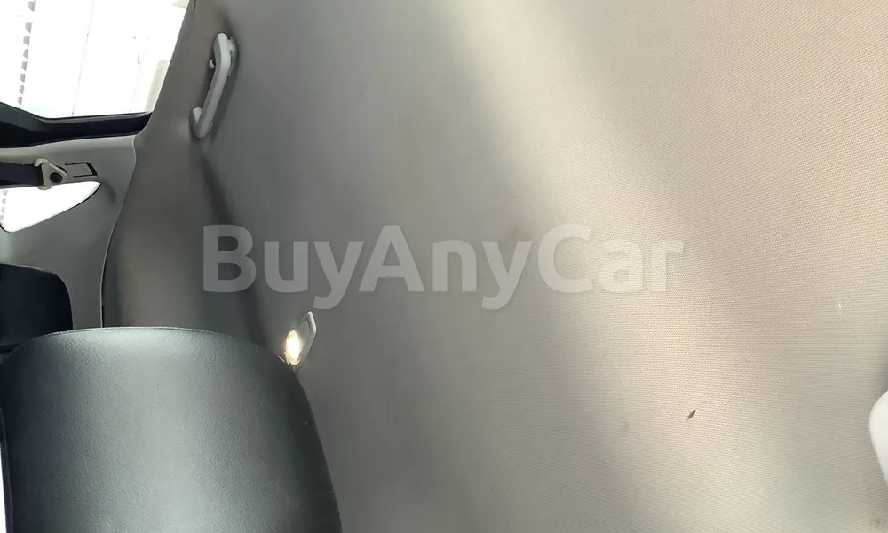Vehicle photo 9