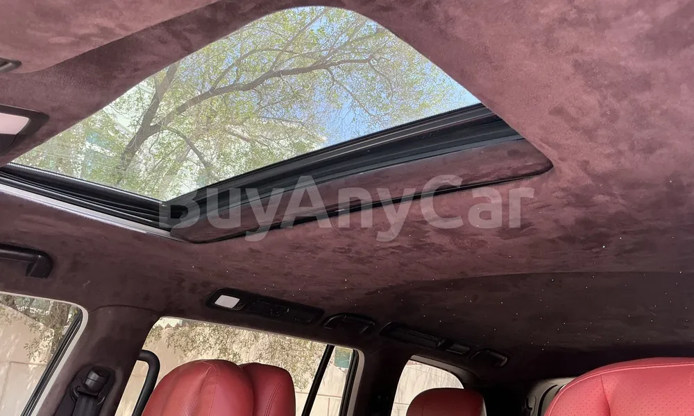 Vehicle photo 9