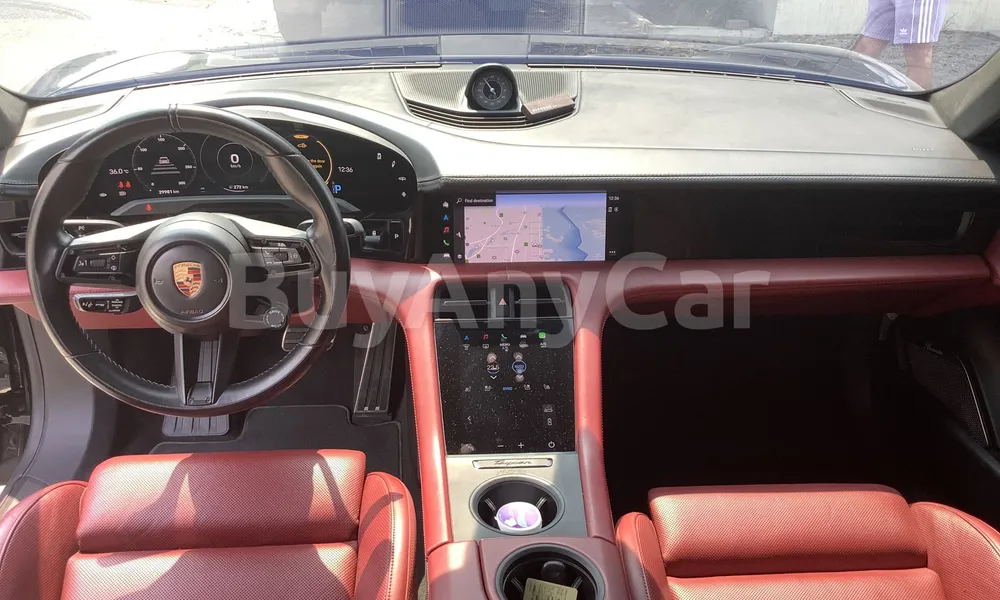 Vehicle photo 9