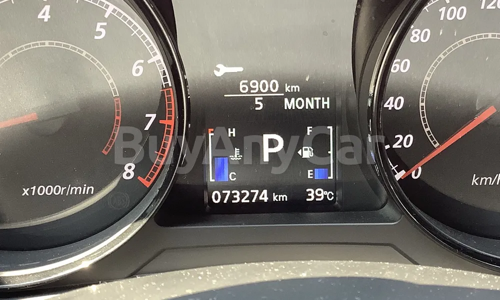 Vehicle photo 6