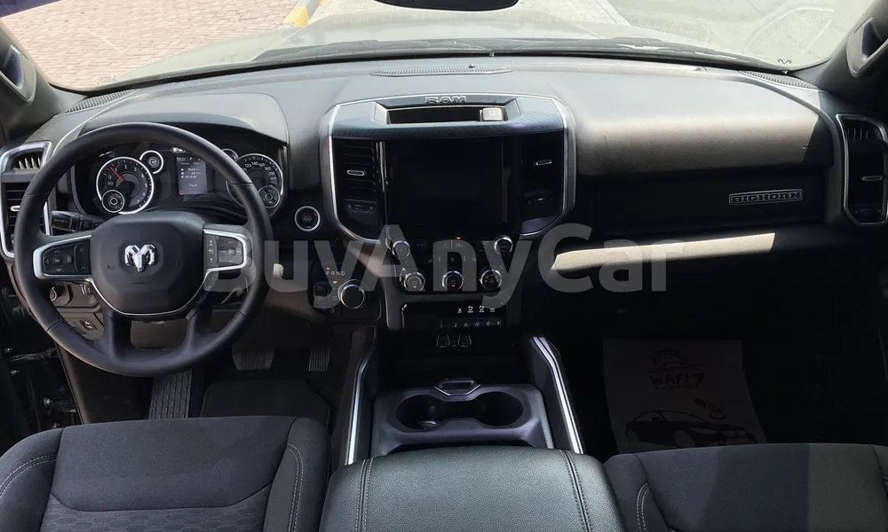 Vehicle photo 7