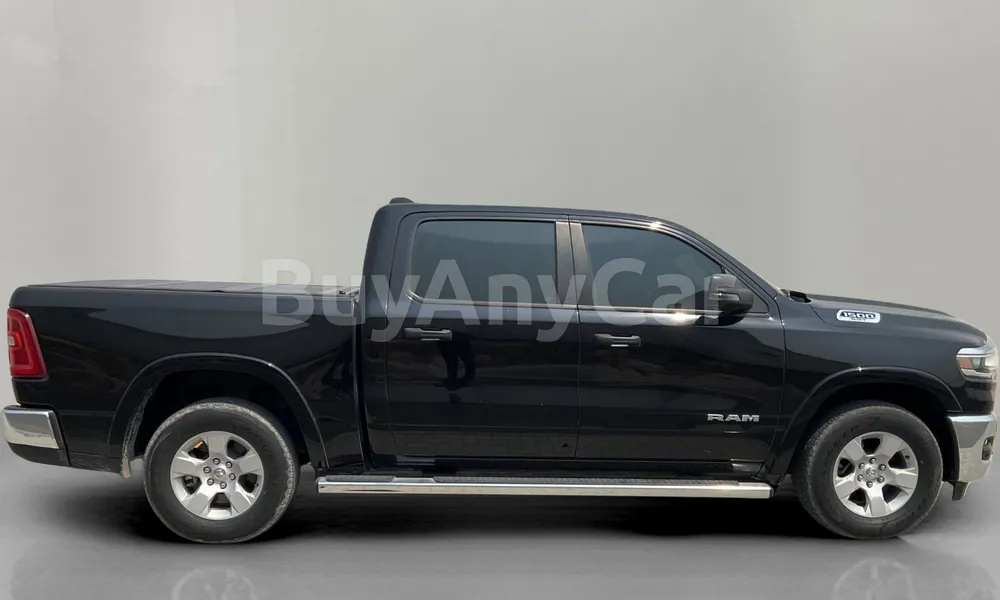 Vehicle photo 3