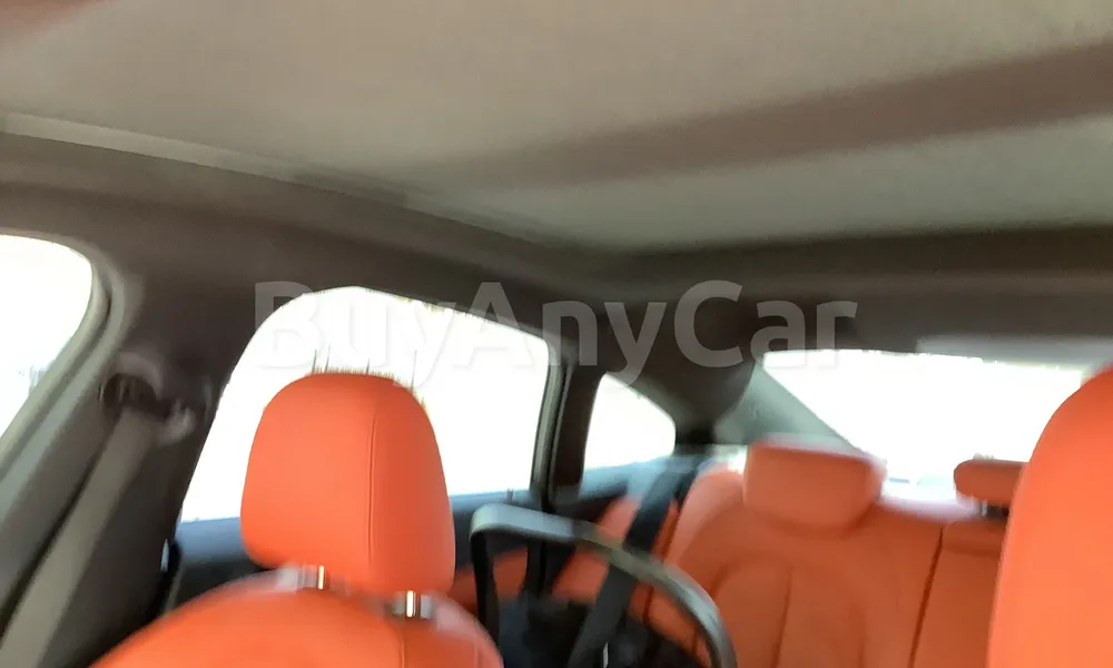 Vehicle photo 8