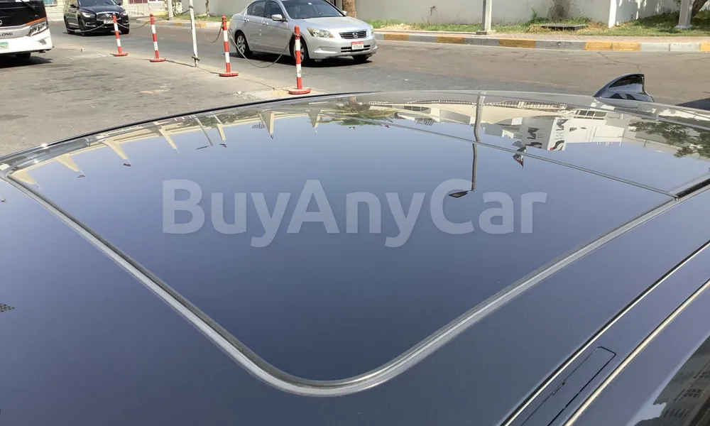 Vehicle photo 5