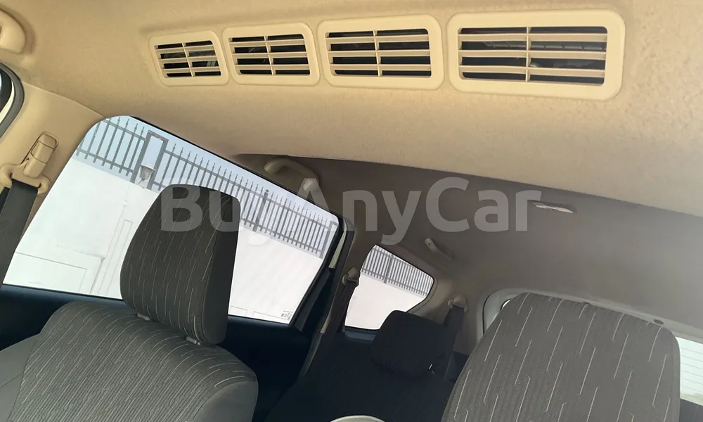 Vehicle photo 9