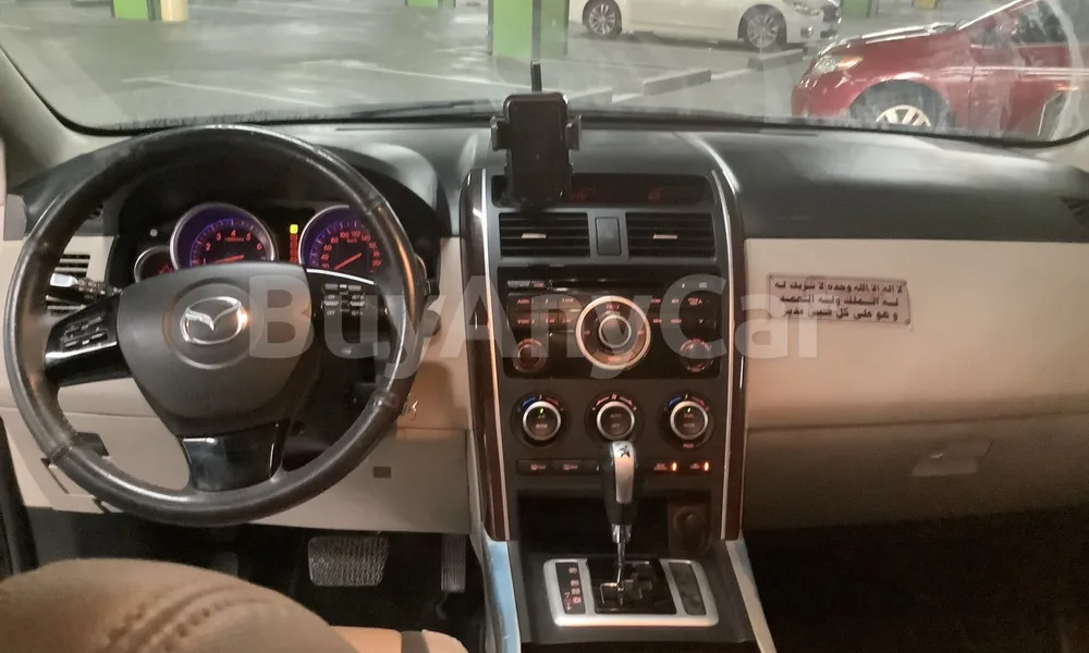 Vehicle photo 8