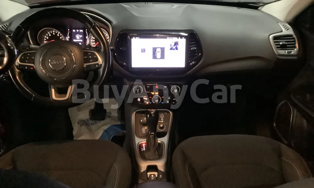 Vehicle photo 8