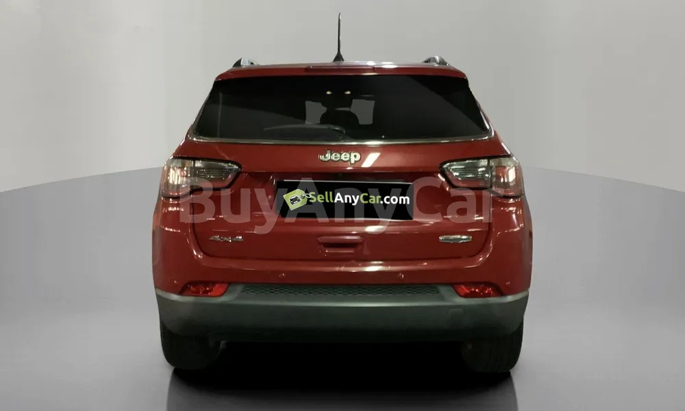 Vehicle photo 2