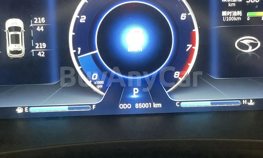 Vehicle photo 9