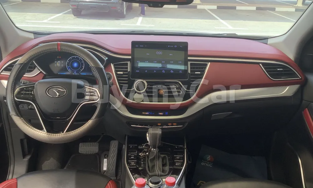 Vehicle photo 8