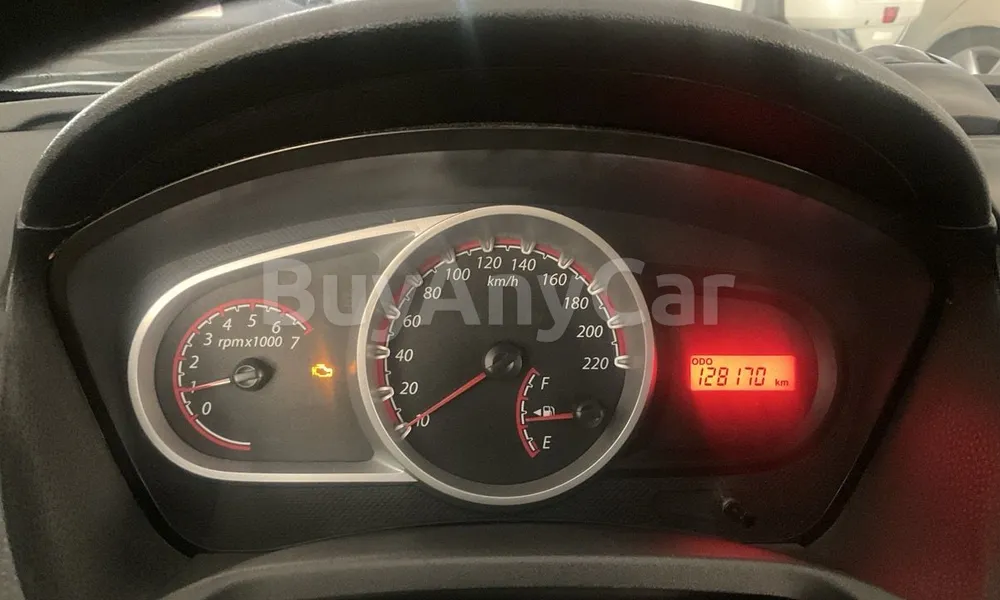 Vehicle photo 7
