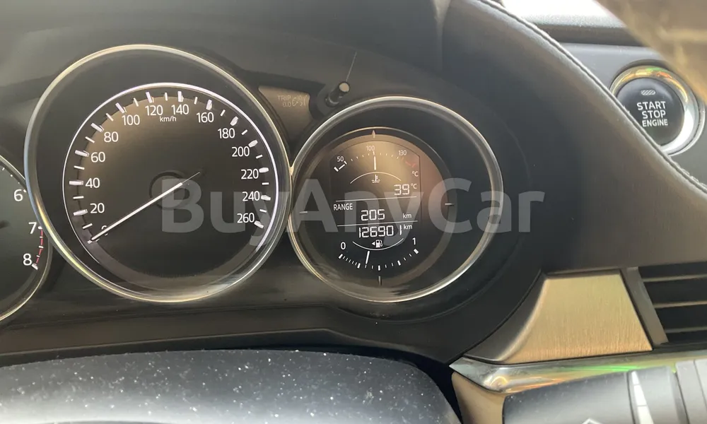 Vehicle photo 8