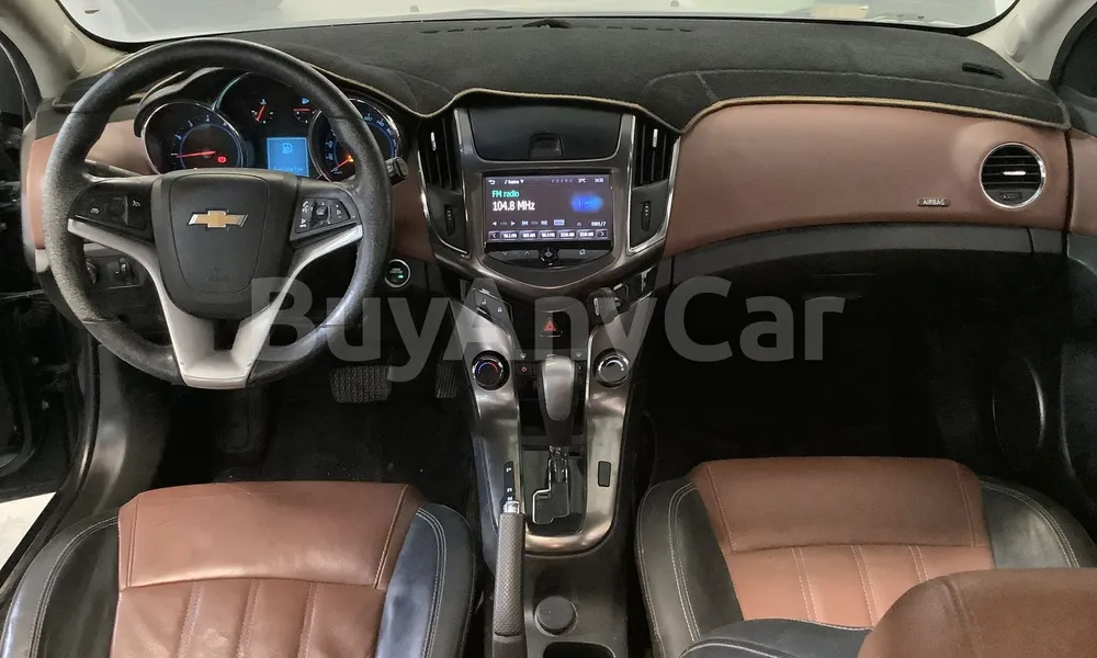 Vehicle photo 8