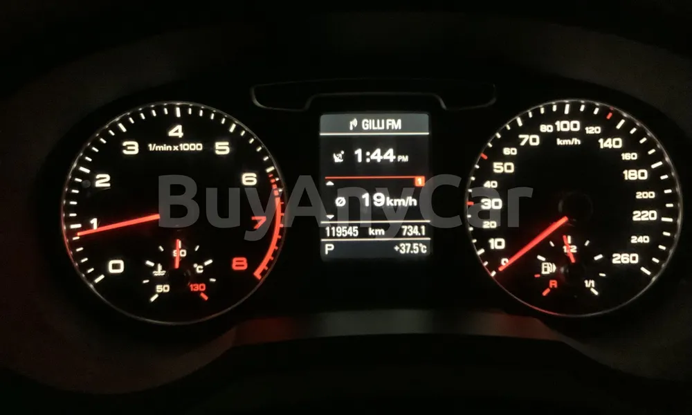 Vehicle photo 9
