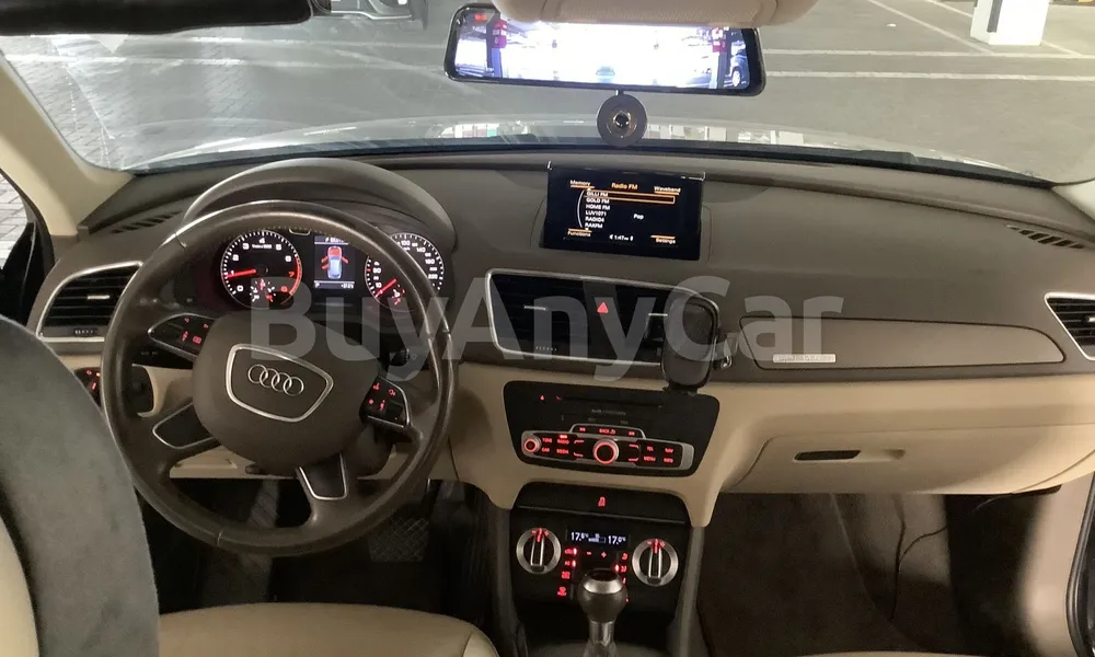 Vehicle photo 10