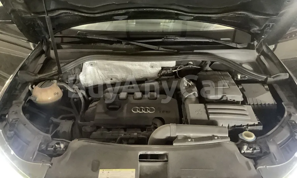 Vehicle photo 8