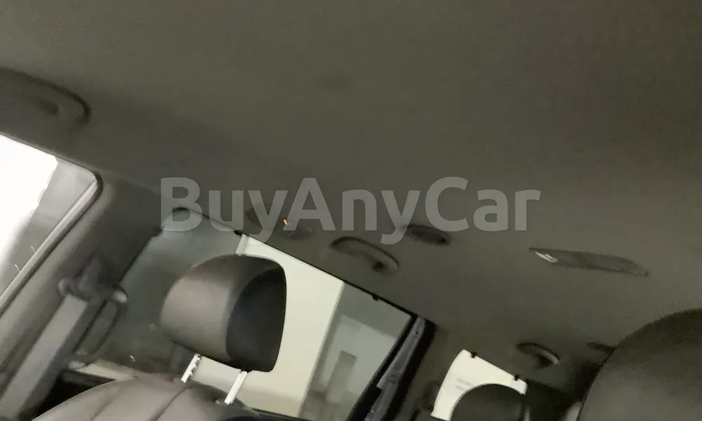 Vehicle photo 9
