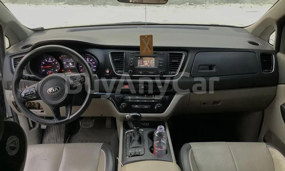 Vehicle photo 8
