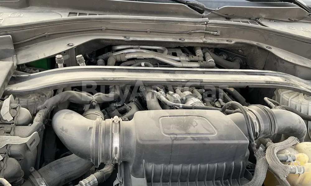 Vehicle photo 6