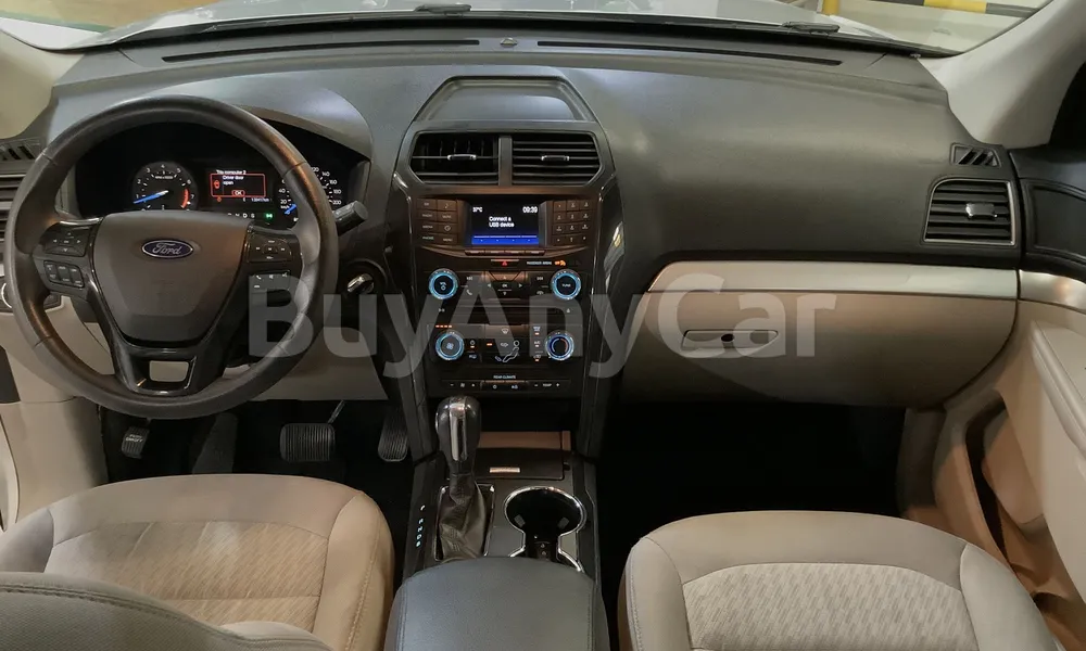 Vehicle photo 8