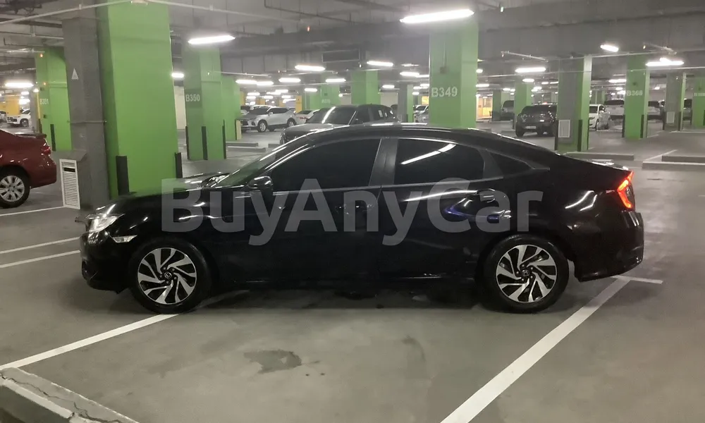Vehicle photo 4