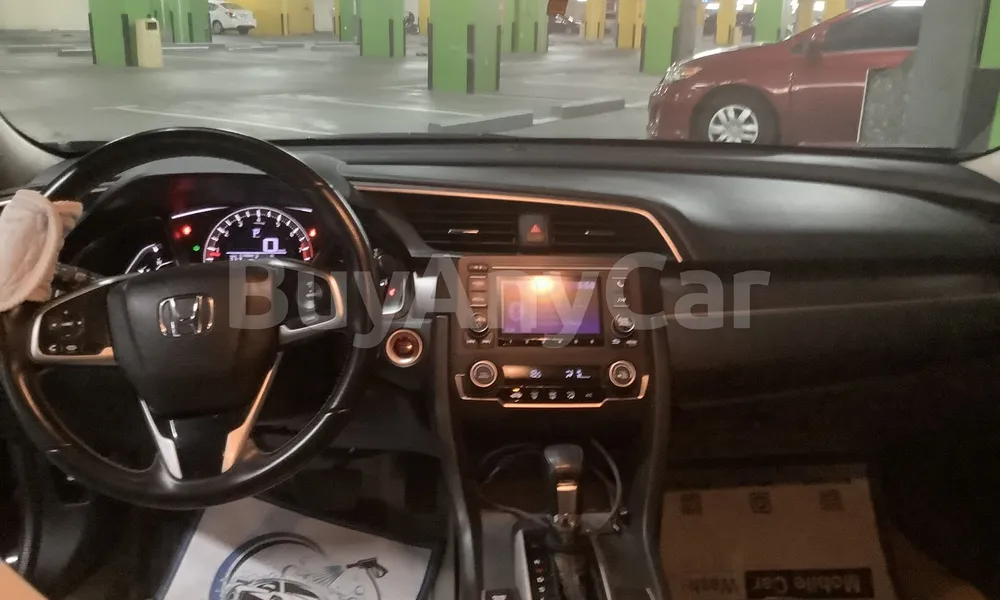 Vehicle photo 8