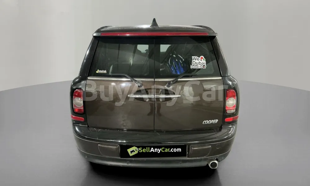 Vehicle photo 2