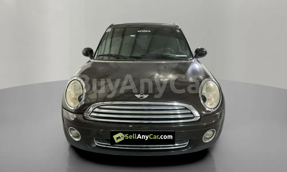 Vehicle photo 1