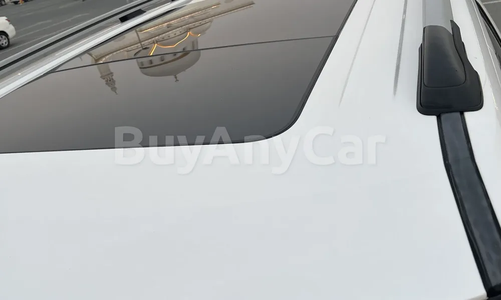 Vehicle photo 5