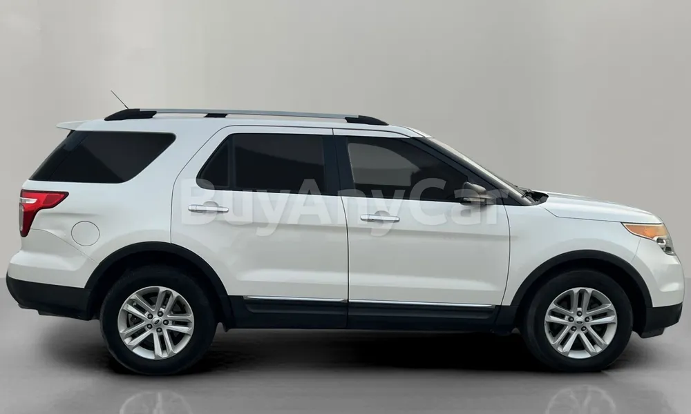 Vehicle photo 3
