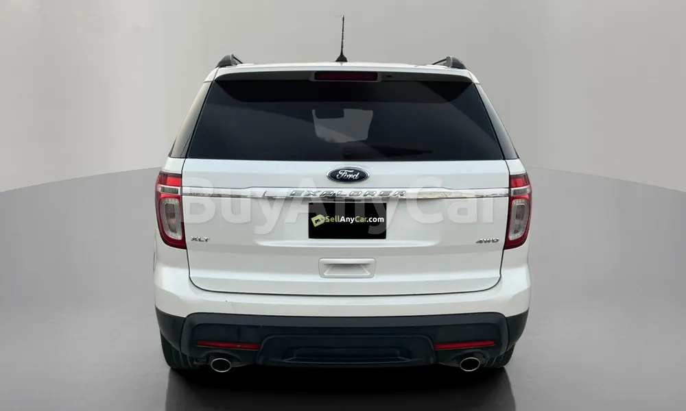 Vehicle photo 2
