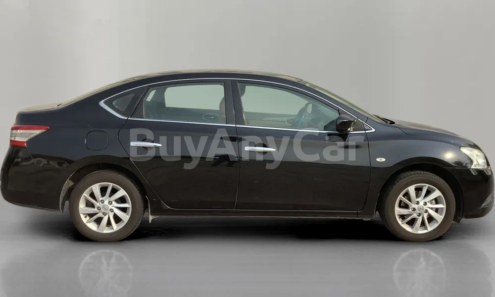 Vehicle photo 3