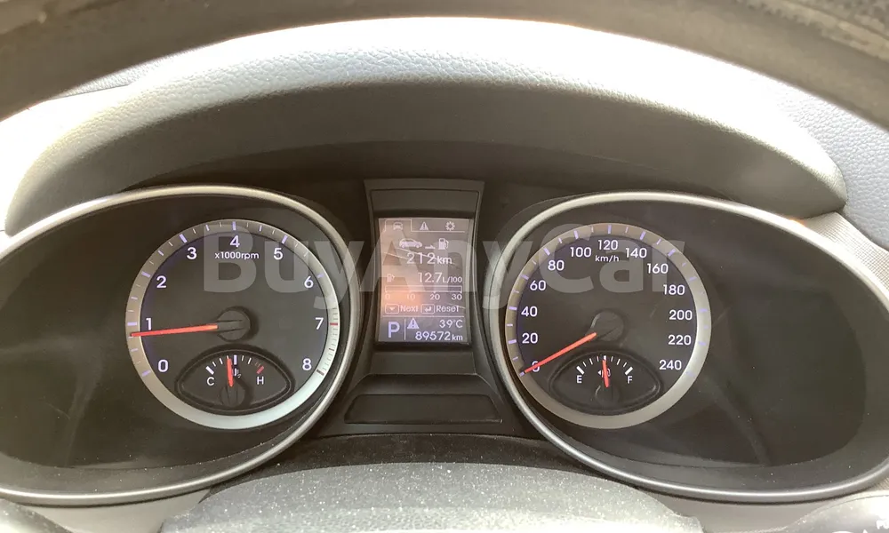 Vehicle photo 7