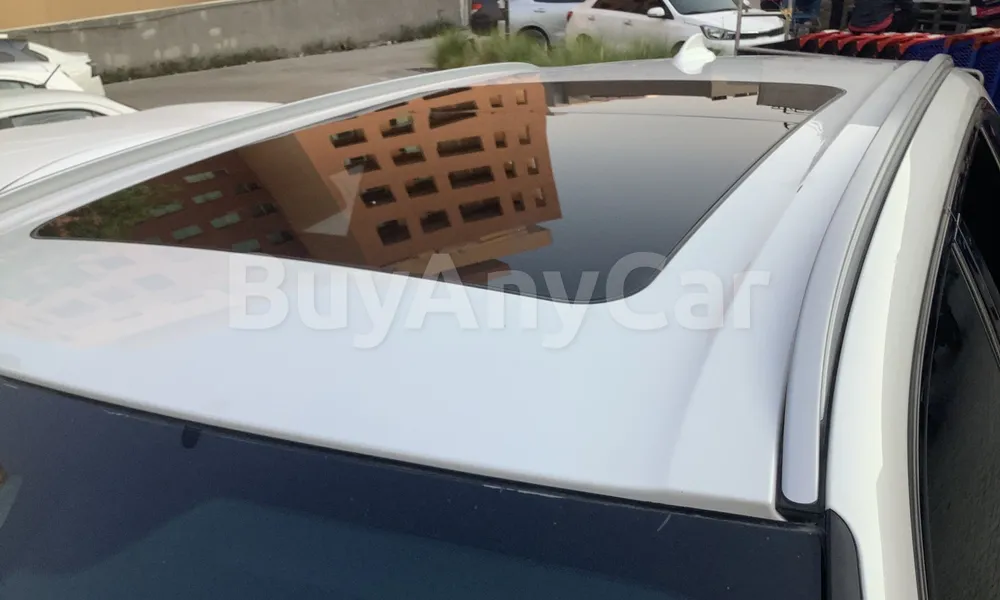 Vehicle photo 5