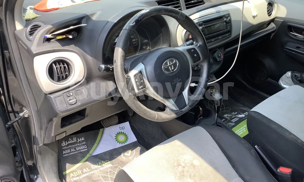 Vehicle photo 8