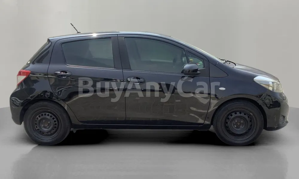 Vehicle photo 3