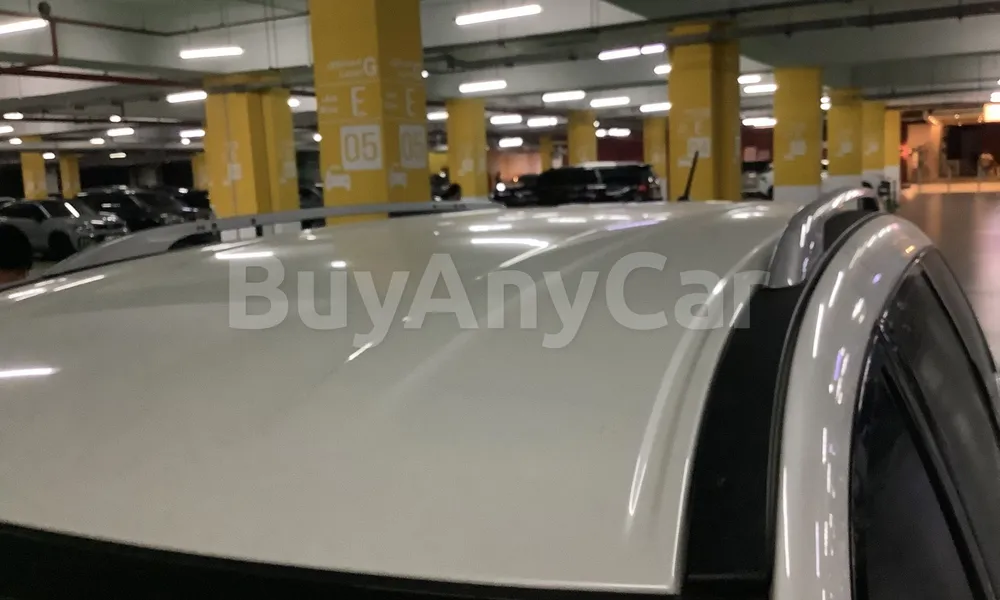 Vehicle photo 8