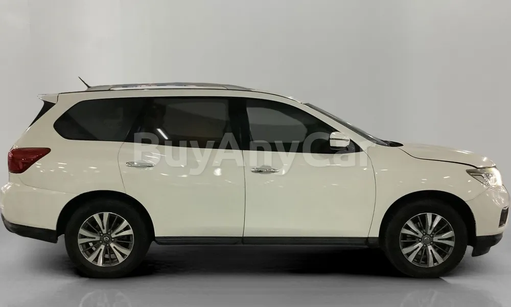 Vehicle photo 3