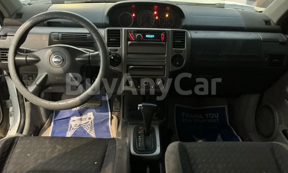 Vehicle photo 9