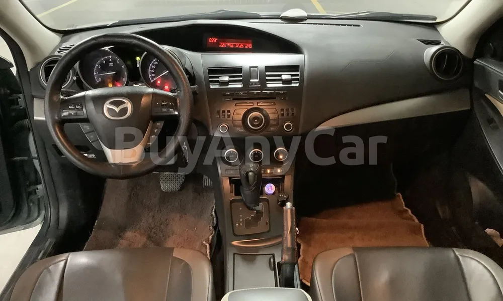 Vehicle photo 9