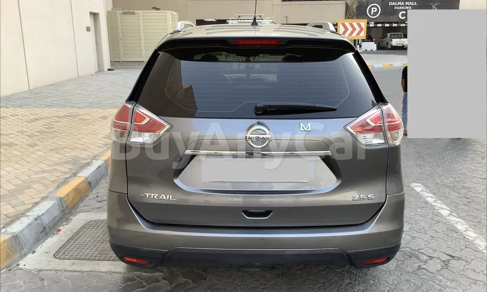 Vehicle photo 2