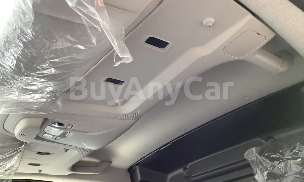 Vehicle photo 9