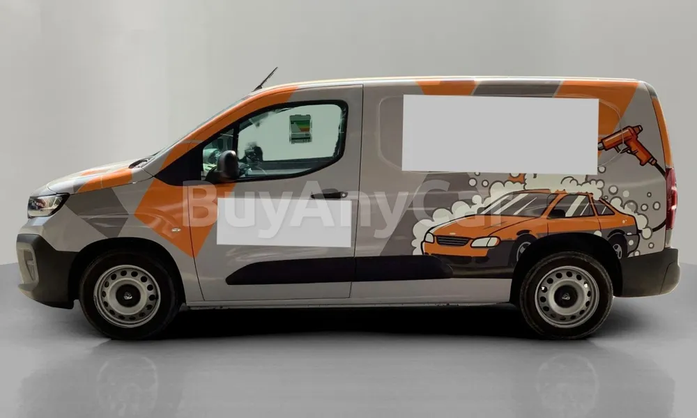 Vehicle photo 4