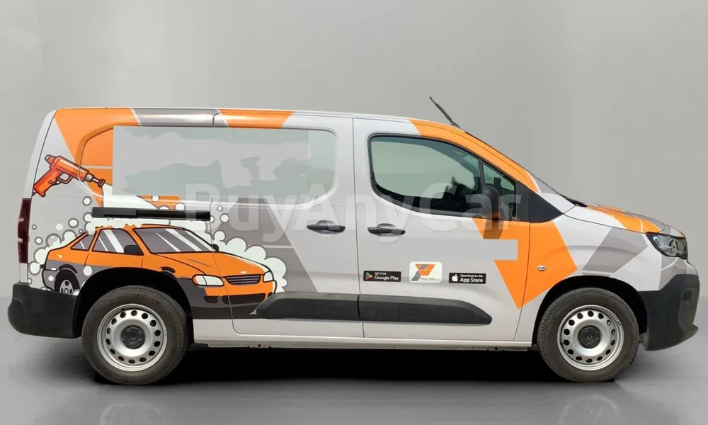 Vehicle photo 3